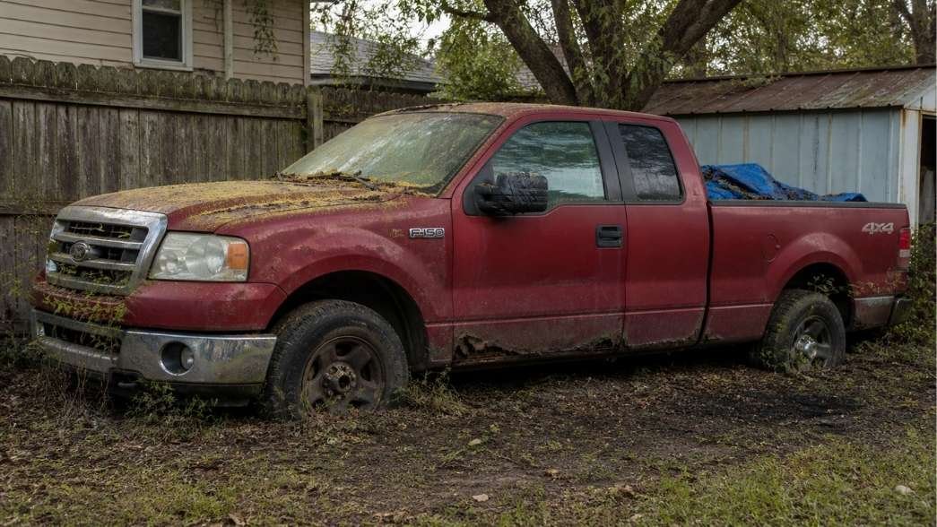 2006 Ford F-150 pickup truck purchased for $920 cash by Badger Junk Cars in West Allis Wisconsin